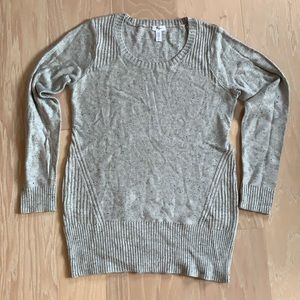 Thyme Maternity maternity sweater - Size medium